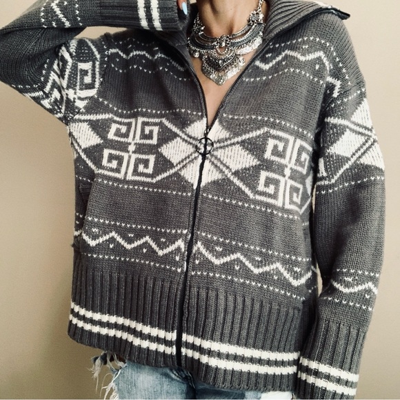 $198 Brand New Magaschoni - Picture 5 of 8